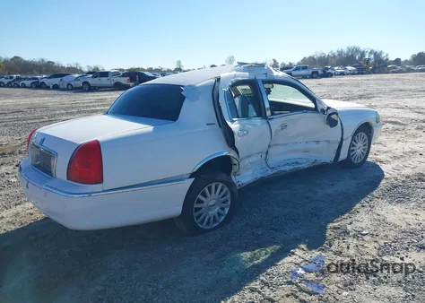 2004 Lincoln Town Car Signature из США, поврежденный, VIN 1LNHM81W74Y623806